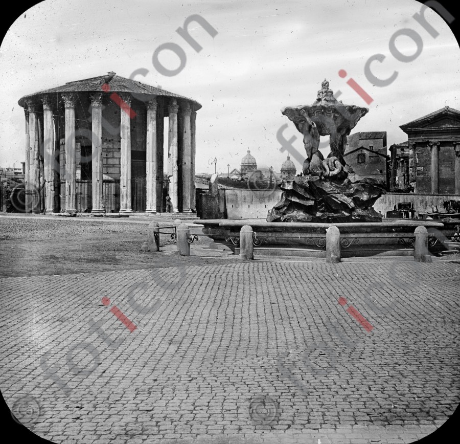 Tempel des Hercules Victor  an der Piazza della Bocca della Verita - Foto foticon-simon-033-052-sw.jpg | foticon.de - Bilddatenbank für Motive aus Geschichte und Kultur